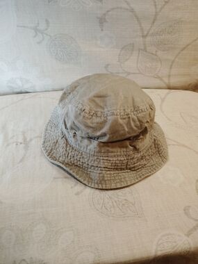 Classic Men’s Bucket Hat in Light Grey- Unbranded